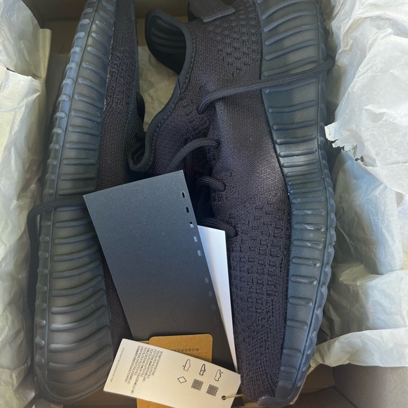 Yeezy 350 v2 onyx - Picture 3 of 6